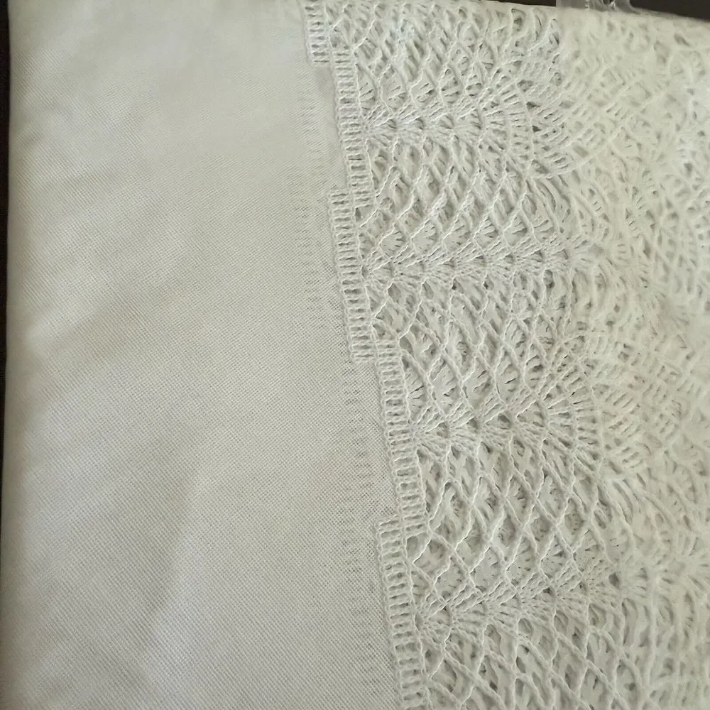 Vintage Royal Crest Tablecloth New Crochet Style Vinyl White Rectangular 60